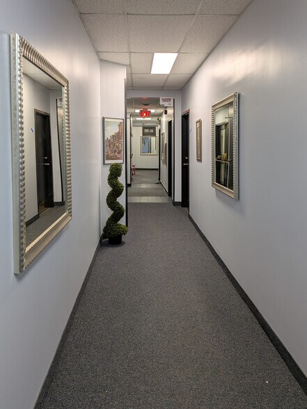 More Photos Of 257 Pinnacle St, Belleville Office For Sale