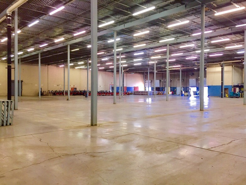 More Photos Of 1 Grosset Dr, Kirkwood Township Warehouse For Lease