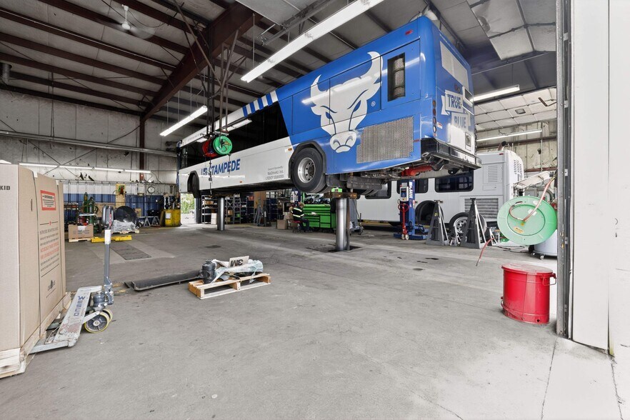More Photos Of 2700 Millersport Hwy, Getzville Service For Sale