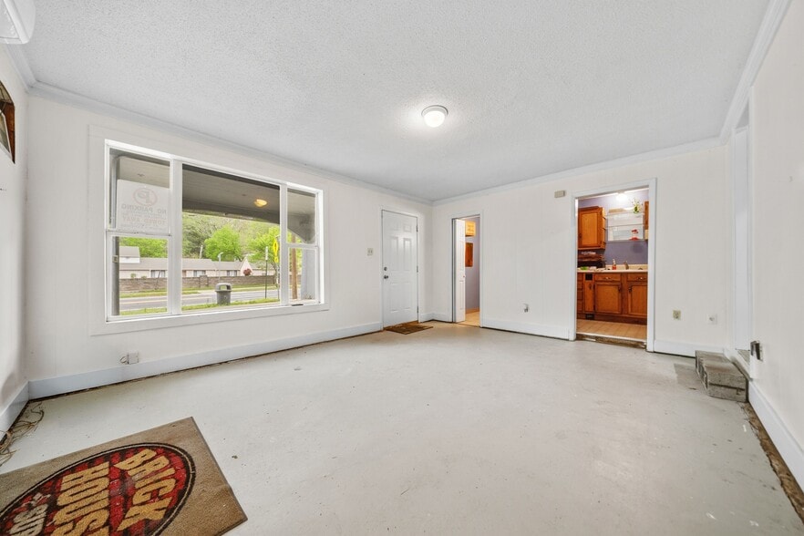 More Photos Of 340 Park Ave, Hot Springs Auto Repair For Sale