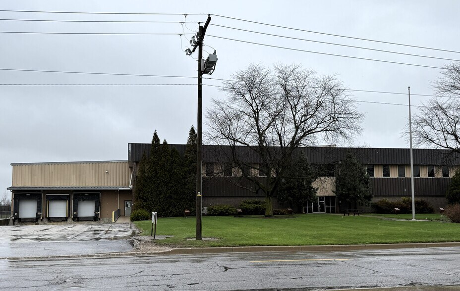 More Photos Of 2100 Cedar St, Fremont Distribution For Lease