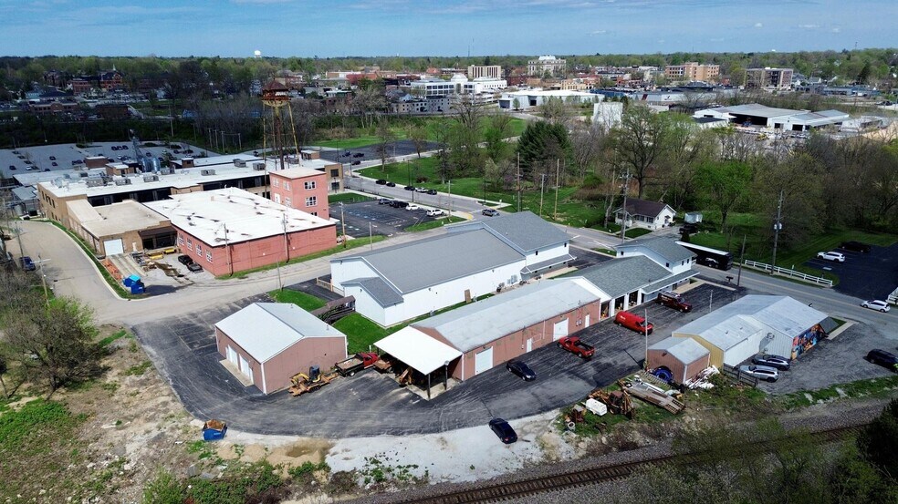 More Photos Of 450 Campbell St, Valparaiso Service For Lease