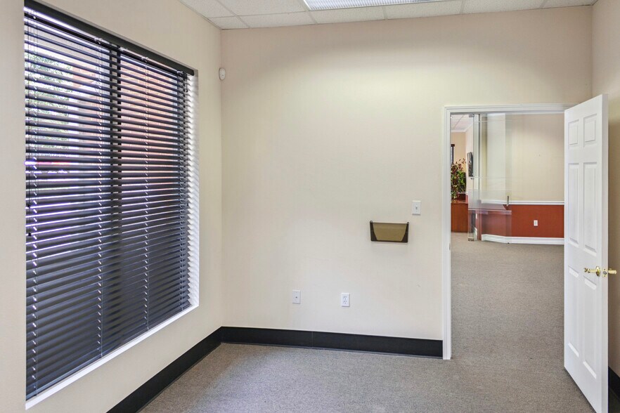 More Photos Of 2777 Miccosukee Rd, Tallahassee Medical For Lease