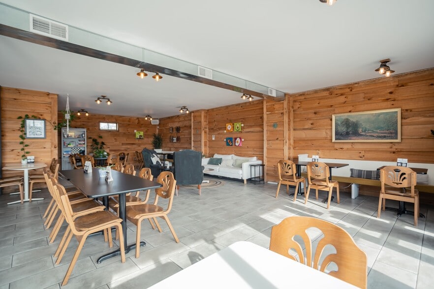 More Photos Of 5223 Columbus Ave, Anderson Storefront Retail Residential For Sale