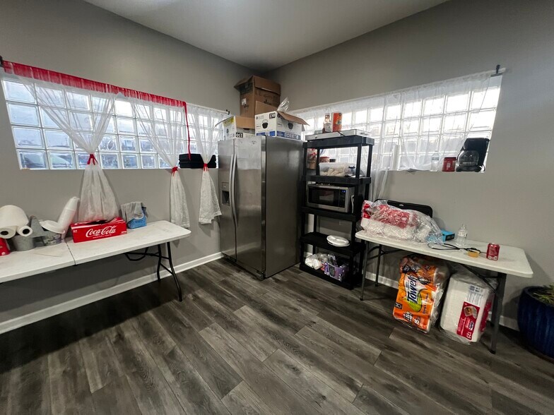 More Photos Of 1309 NW Radial Hwy, Omaha Manufacturing For Sale