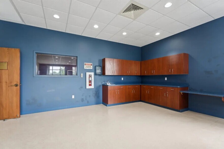 More Photos Of 180 Knights Way, Fond Du Lac Medical For Sale