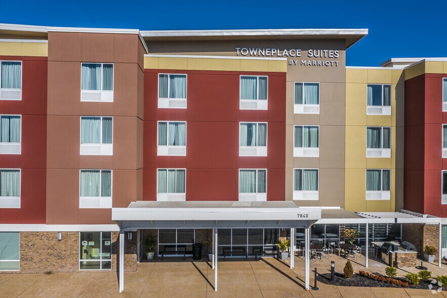 More Photos Of 7840 Craft Goodman Frontage Rd, Olive Branch Hotel For Sale