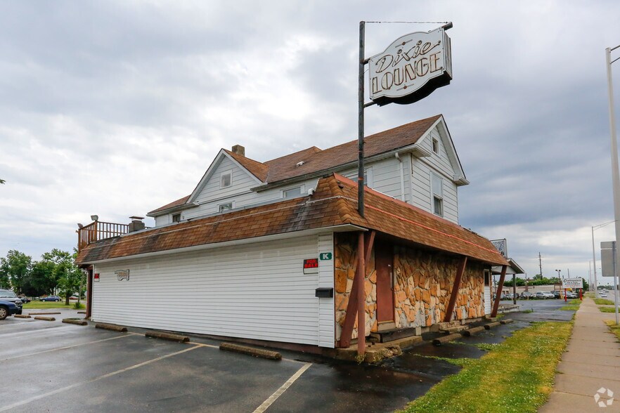 More Photos Of 3108 N Dixie Dr, Dayton Restaurant For Sale