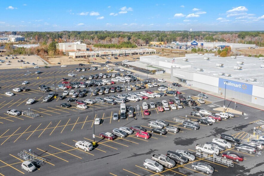 More Photos Of 1401-1425 Eagle Dr, Ruston General Retail For Lease