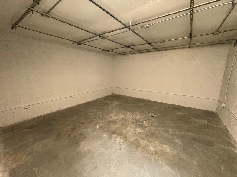 More Photos Of 5909 E 15th St, Tulsa Manufacturing For Sale