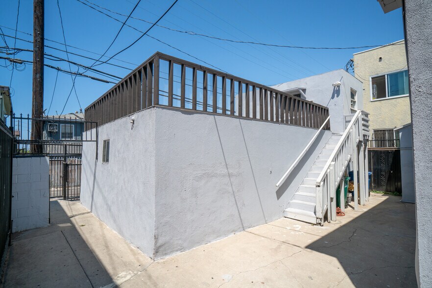 More Photos Of 1425 Cedar Ave, Long Beach Apartments For Sale