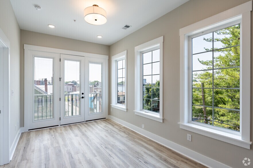 More Photos Of 1421-1422 Bainbridge St, Richmond Apartments For Sale