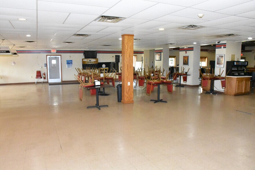 More Photos Of 18208 Cussewago Rd, Meadville Restaurant For Sale