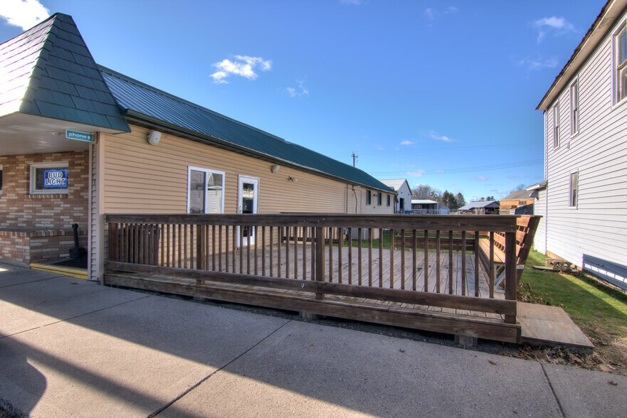 More Photos Of 115 Diamond St N, Ridgeland General Retail For Sale