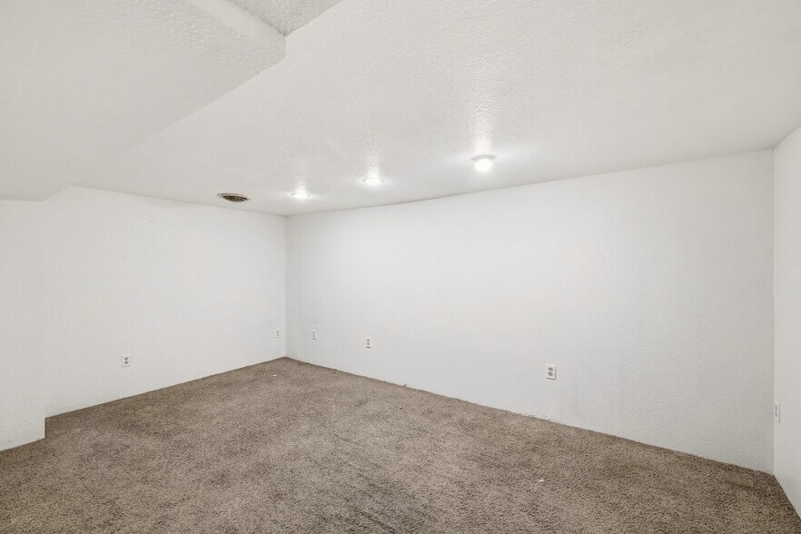 More Photos Of 52230 State Route 800, Malaga Restaurant For Sale