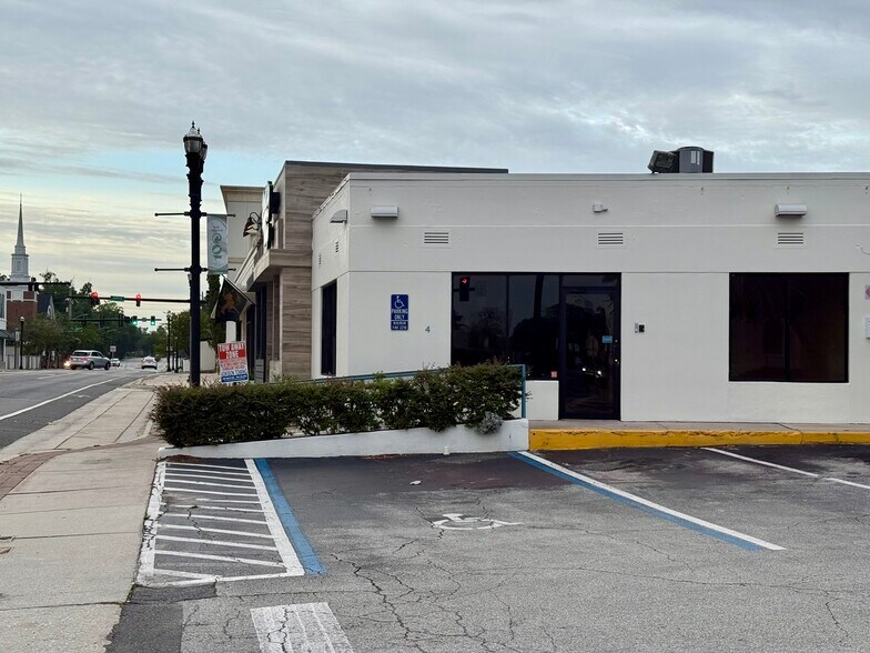 More Photos Of 2000 Hendricks Ave, Jacksonville General Retail For Lease