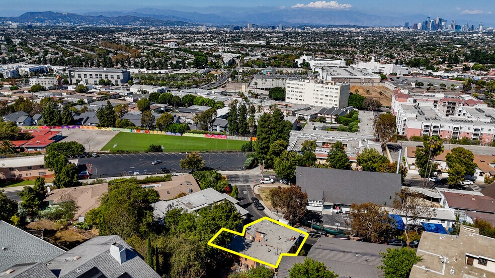 More Photos Of 3815 Don Tomaso Dr, Los Angeles Apartments For Sale