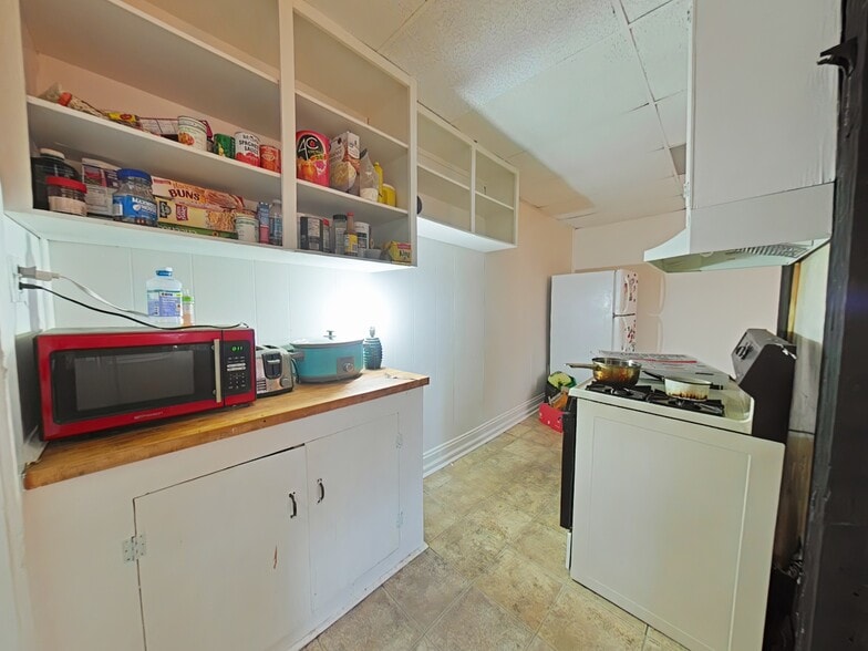 More Photos Of 202 Macdade Blvd, Collingdale Apartments For Sale