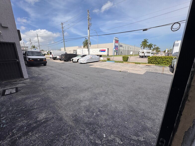 More Photos Of 3901 W 18th Ave, Hialeah Warehouse For Sale