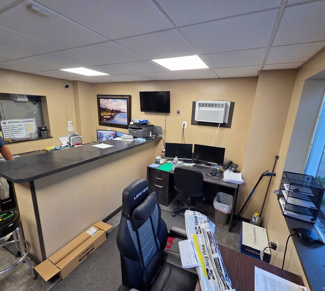 More Photos Of 10110 Harford Rd, Parkville Industrial For Sale