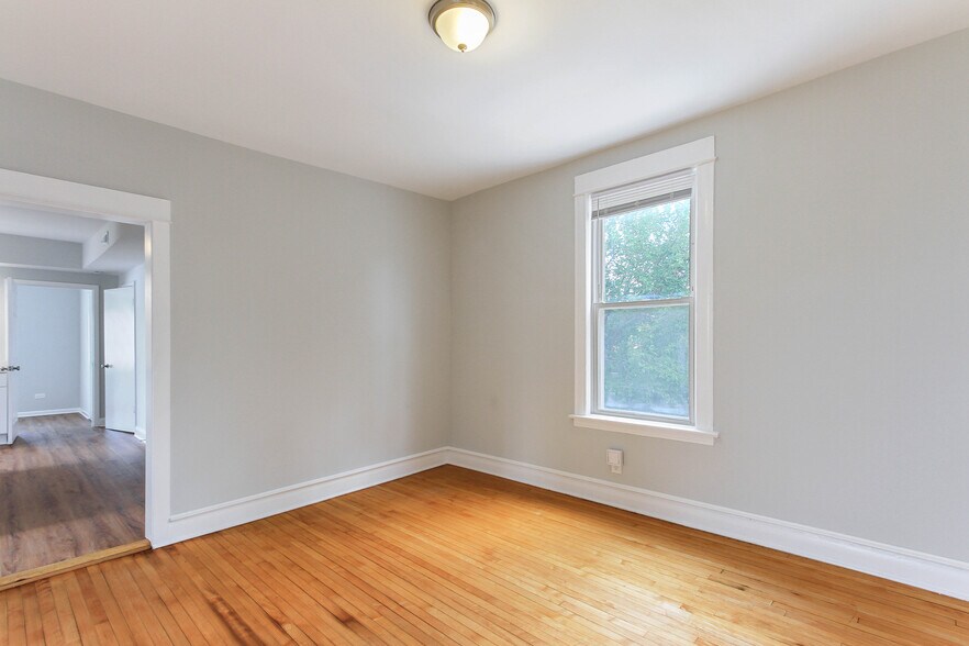 More Photos Of 6046 W Giddings, Chicago Apartments For Sale