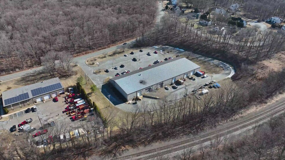 Primary Photo Of 12 Orben Dr, Landing Showroom For Lease