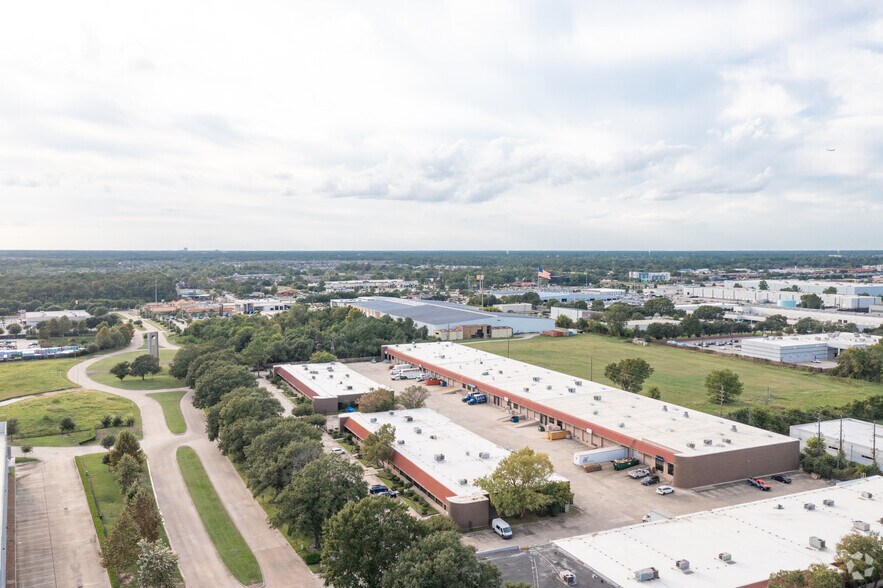 More Photos Of 403 Century Plaza Dr, Houston Warehouse For Lease