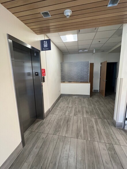 More Photos Of 226 Lusher Ct, Frisco General Retail For Lease