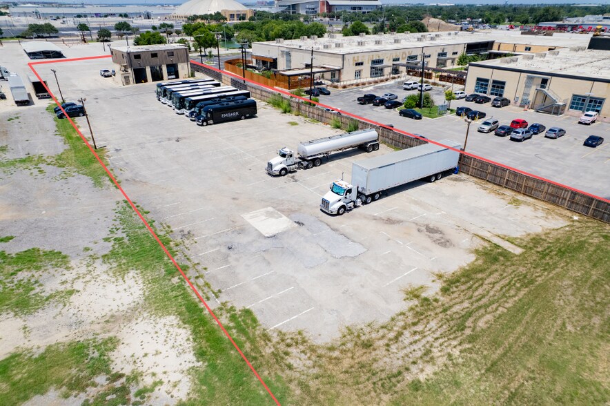 More Photos Of 3000 E Houston St, San Antonio Unknown For Lease