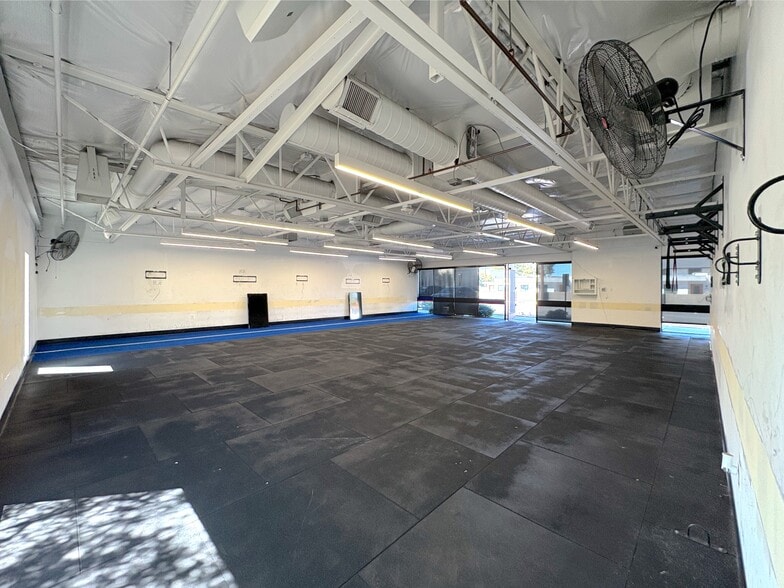 More Photos Of 3844 N 32nd St, Phoenix Storefront Retail Office For Lease