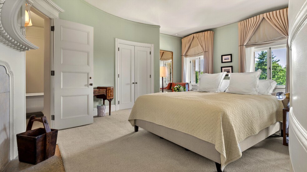 More Photos Of 11 Hawthorne Rd, Lenox Hotel For Sale