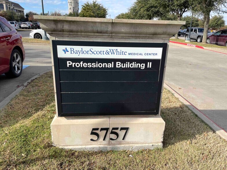 More Photos Of 5757 Warren Pky, Frisco Medical For Lease
