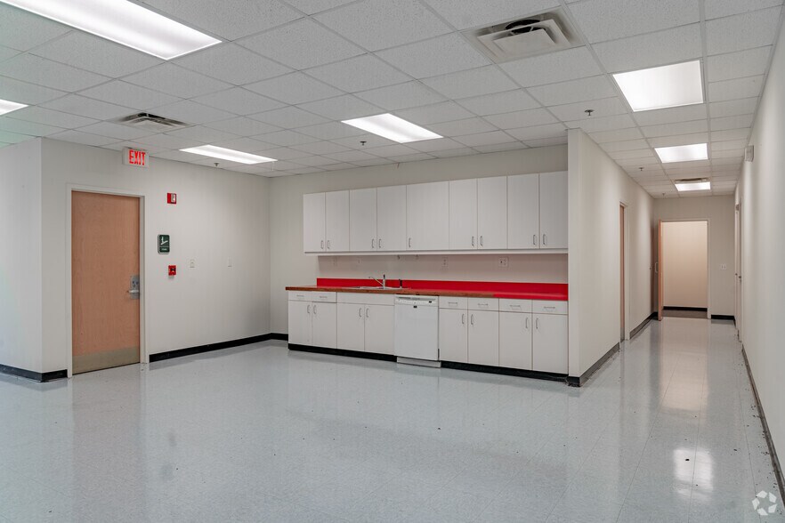 More Photos Of 610 Jones Ferry Rd, Carrboro Medical For Sale