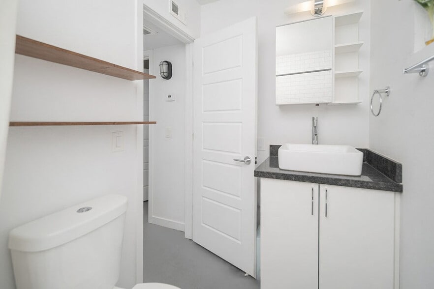 More Photos Of 4401 N 21st St, Phoenix Apartments For Sale
