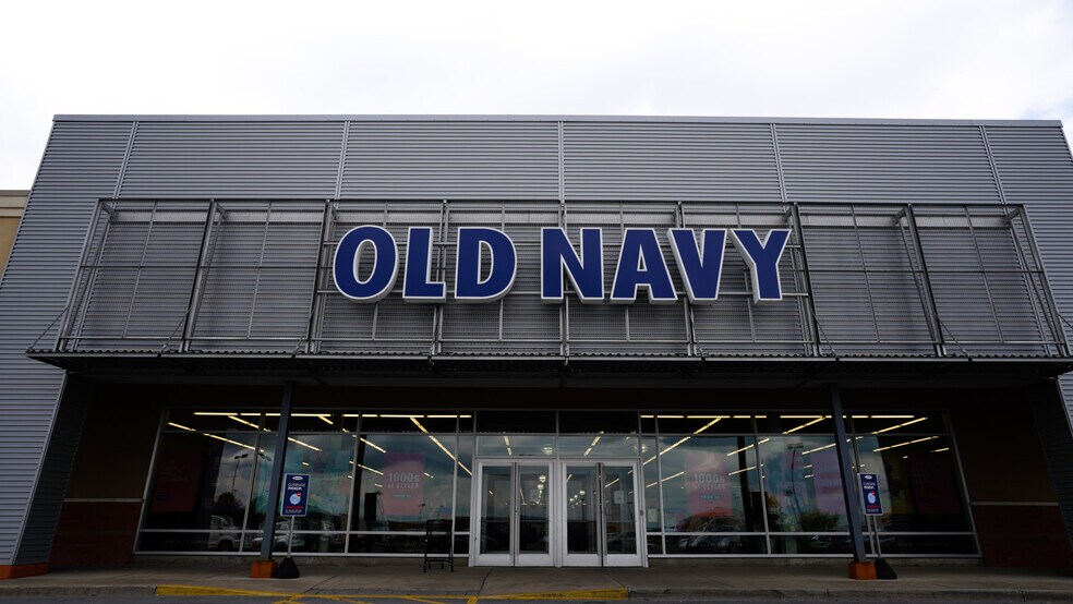 More Photos Of 21800-21880 Towne Center Dr, Watertown Unknown For Lease