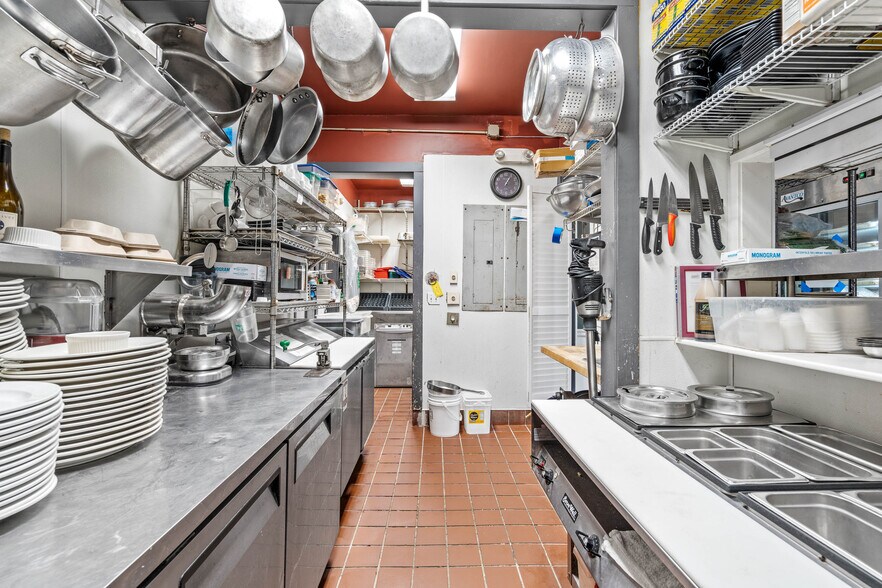 More Photos Of 925 10th St, Port Royal Restaurant For Sale