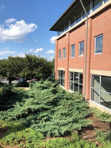 More Photos Of 300 Centerville Rd, Warwick Medical For Lease