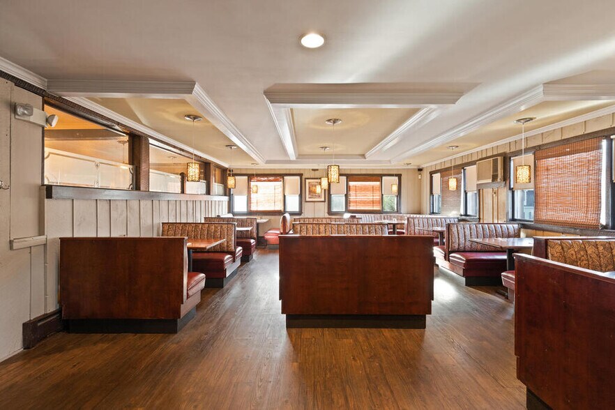 More Photos Of 251 Hampstead St, Methuen Flex For Sale