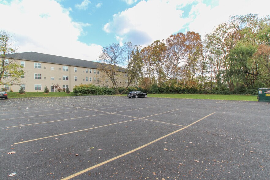 More Photos Of 2980 Linden St, Bethlehem Storefront Retail Office For Lease