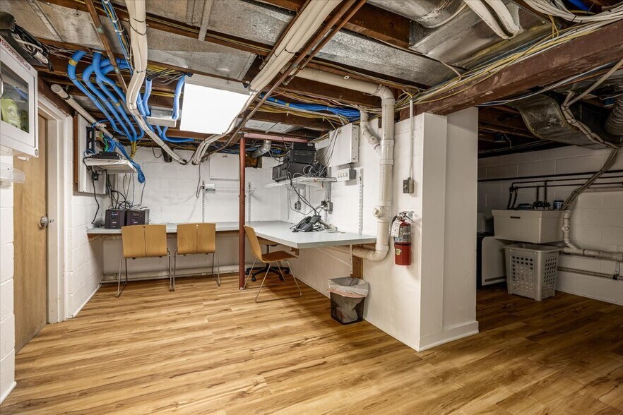 More Photos Of 299 E Northfield Rd, Livingston Medical For Sale