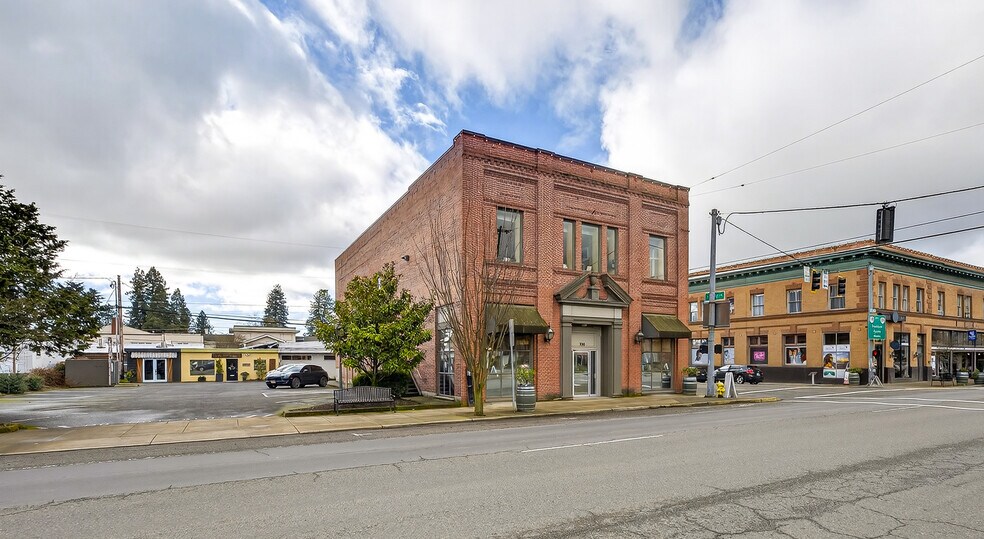 More Photos Of 700 E 1st St, Newberg Storefront Retail Residential For Sale