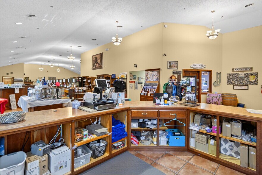 More Photos Of 4200 NY-14, Geneva Specialty For Lease