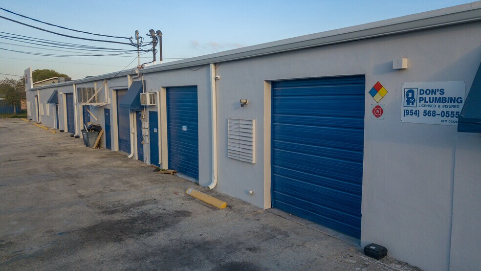 More Photos Of 511-545 NE 32nd St, Oakland Park Warehouse For Lease
