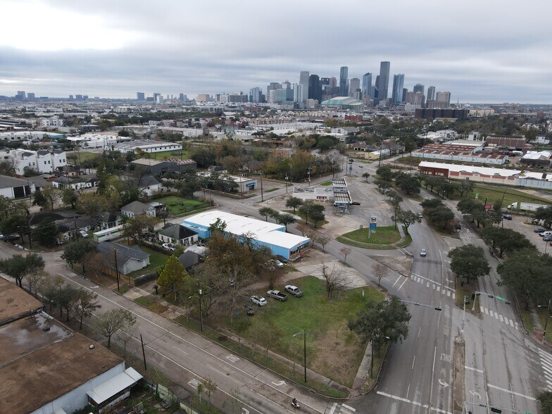 Primary Photo Of 320 N Sampson St, Houston Land For Lease