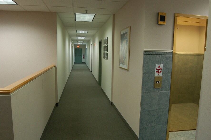 More Photos Of 1530 N Randall Rd, Elgin Medical For Lease