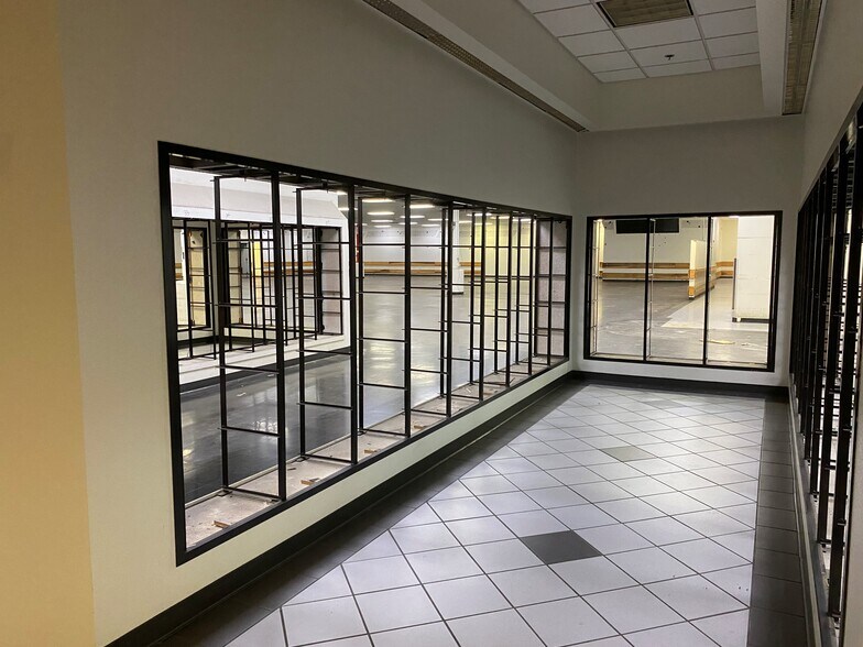More Photos Of 9029 Airport Blvd, Los Angeles Post Office For Lease