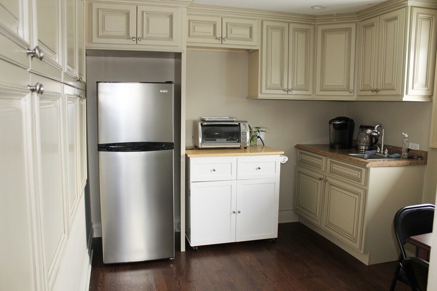More Photos Of 6252 N Lincoln Ave, Chicago Office For Lease