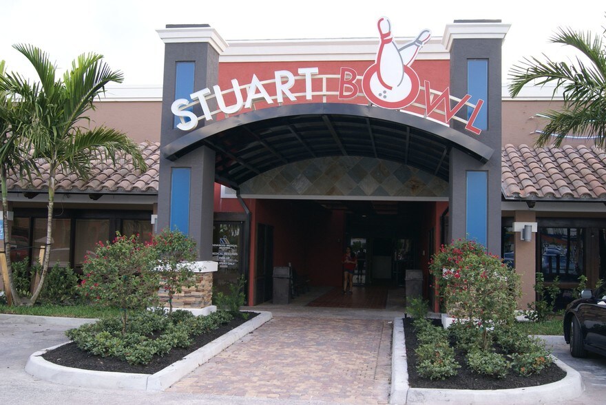 More Photos Of 1638 SE Federal Hwy, Stuart Unknown For Lease