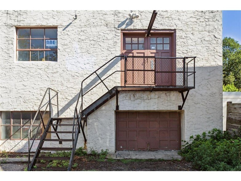 More Photos Of 3318 E Lake St, Minneapolis Freestanding For Sale