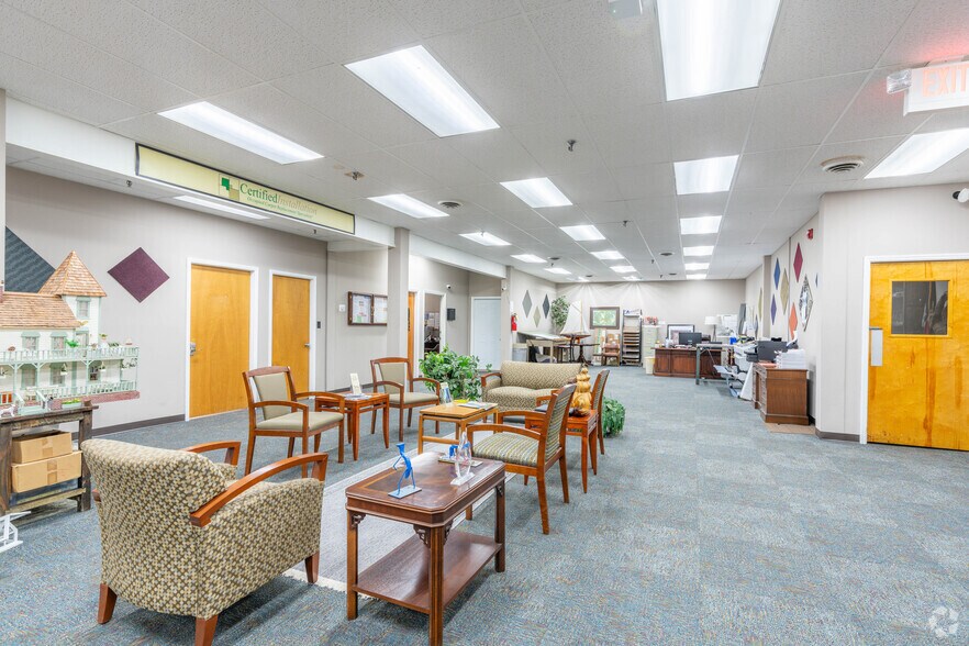 More Photos Of 2001 N Chamberlain Ave, Chattanooga Light Manufacturing For Sale